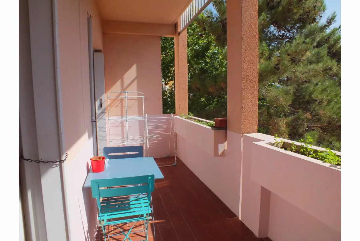 Appartement rénové de type 4 à Aix-en-Provence - 299 900 € 