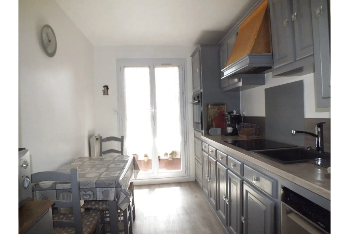 Appartement rénové de type 4 à Aix-en-Provence - 299 900 € 