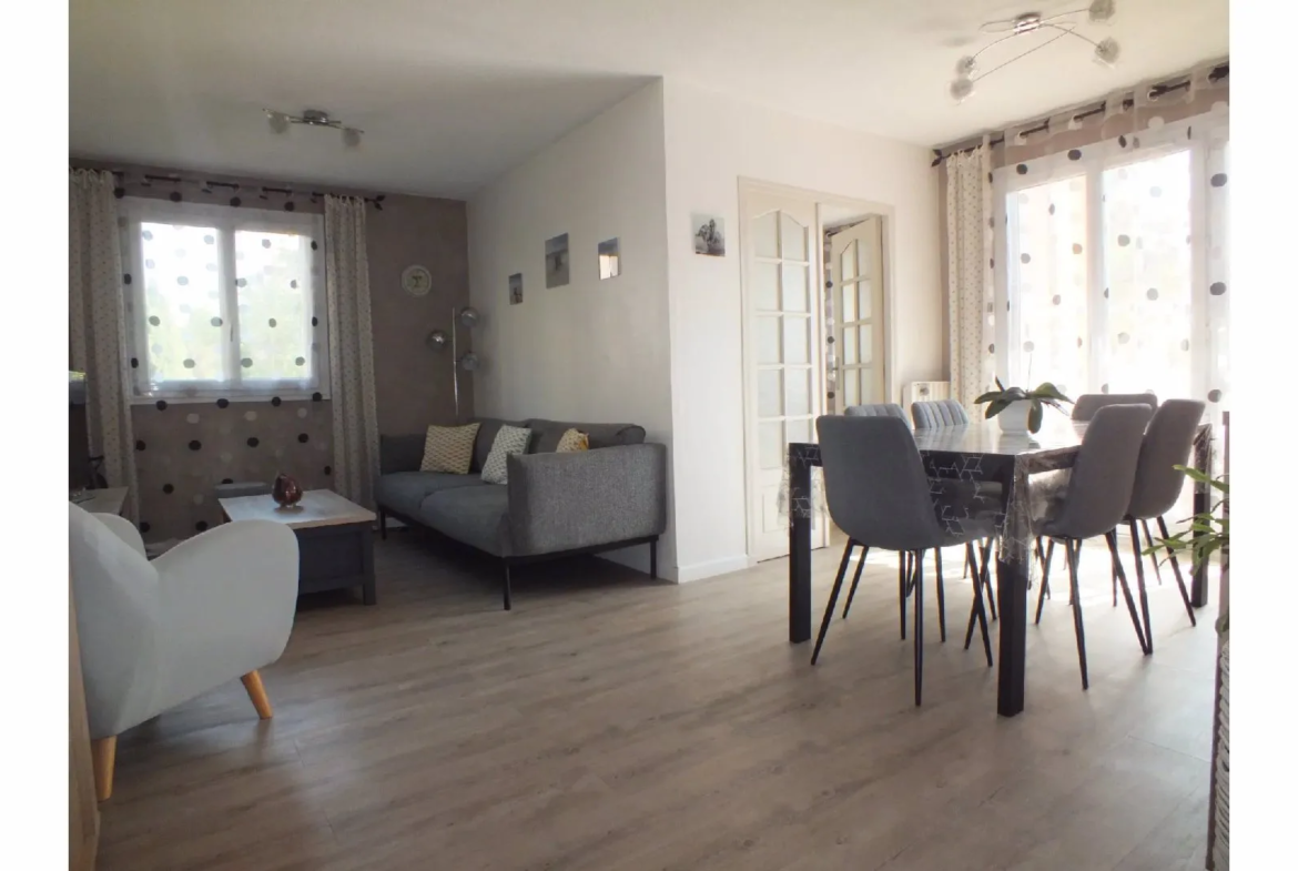 Appartement rénové de type 4 à Aix-en-Provence - 299 900 € 