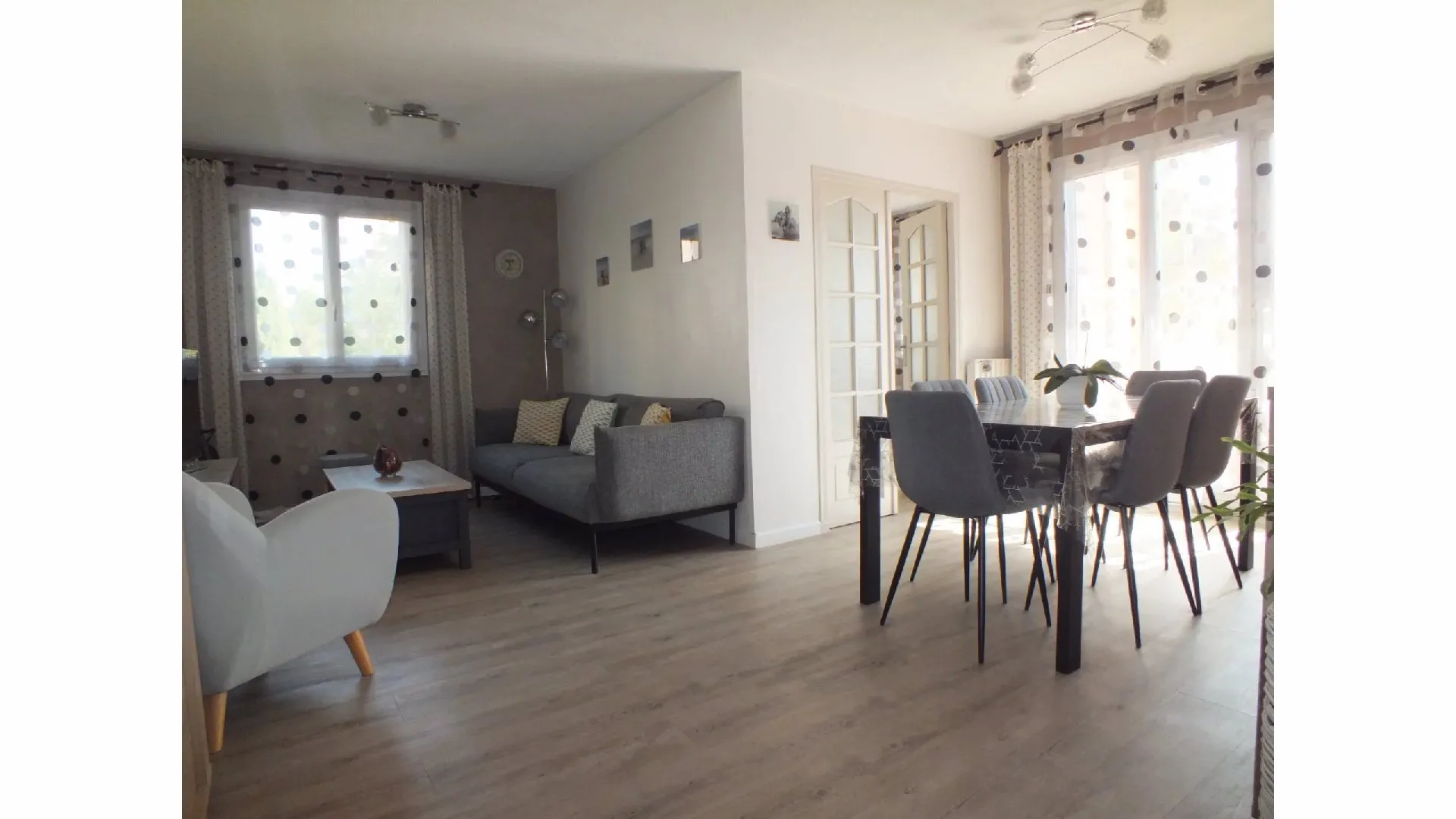 Appartement rénové de type 4 à Aix-en-Provence - 299 900 € 