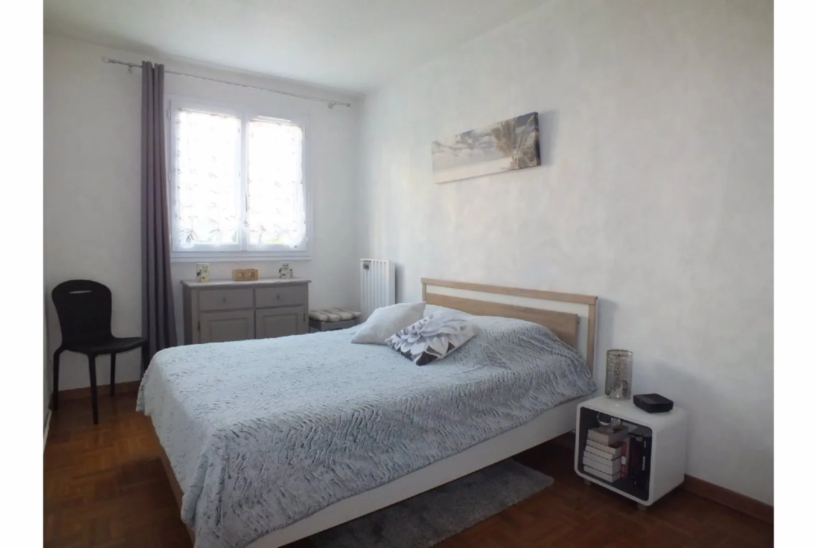 Appartement rénové de type 4 à Aix-en-Provence - 299 900 € 