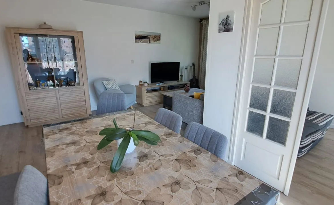 Appartement rénové de type 4 à Aix-en-Provence - 299 900 € 