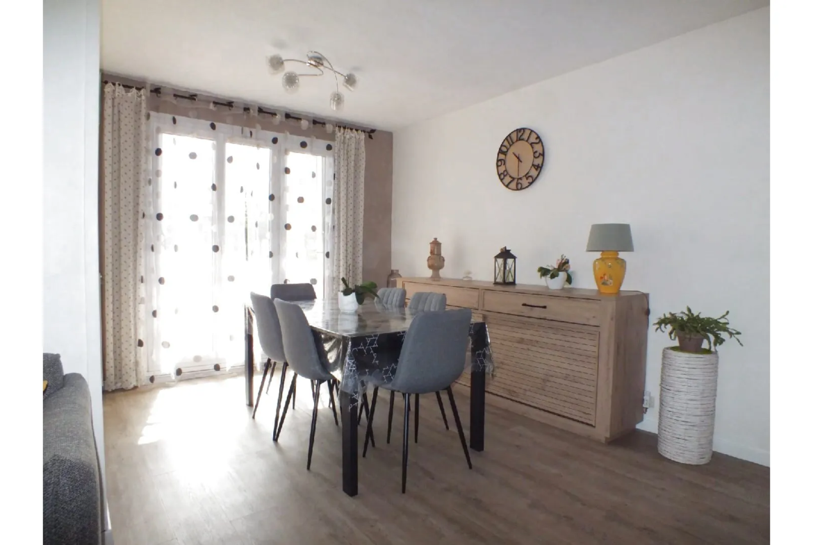 Appartement rénové de type 4 à Aix-en-Provence - 299 900 € 