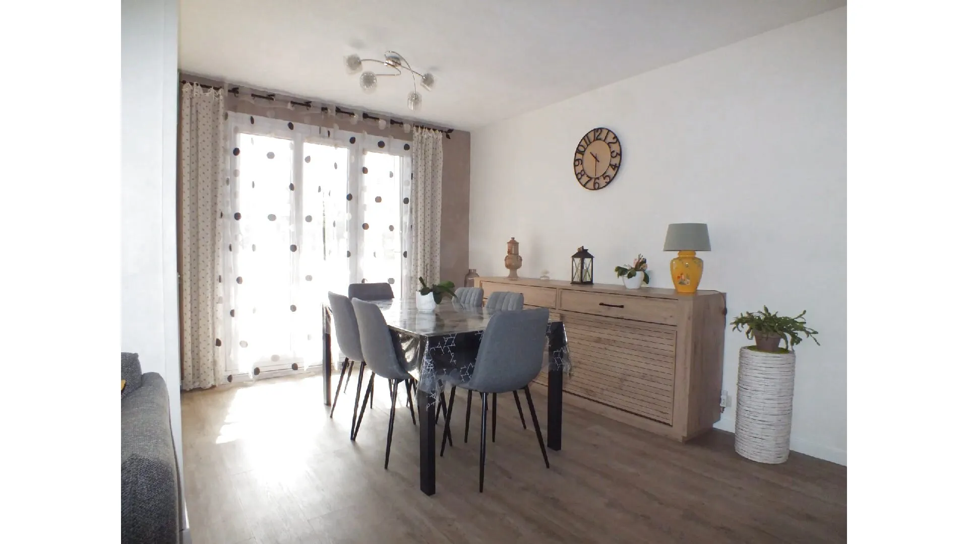 Appartement rénové de type 4 à Aix-en-Provence - 299 900 € 