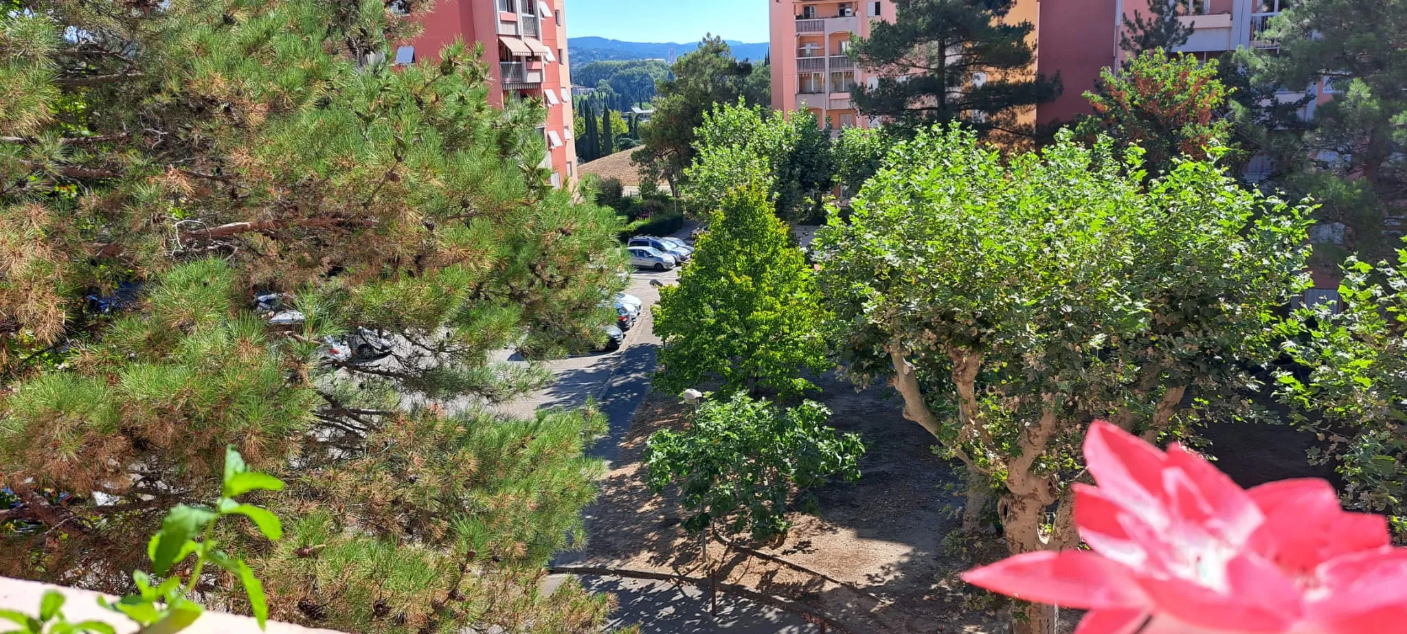 Appartement rénové de type 4 à Aix-en-Provence - 299 900 € 