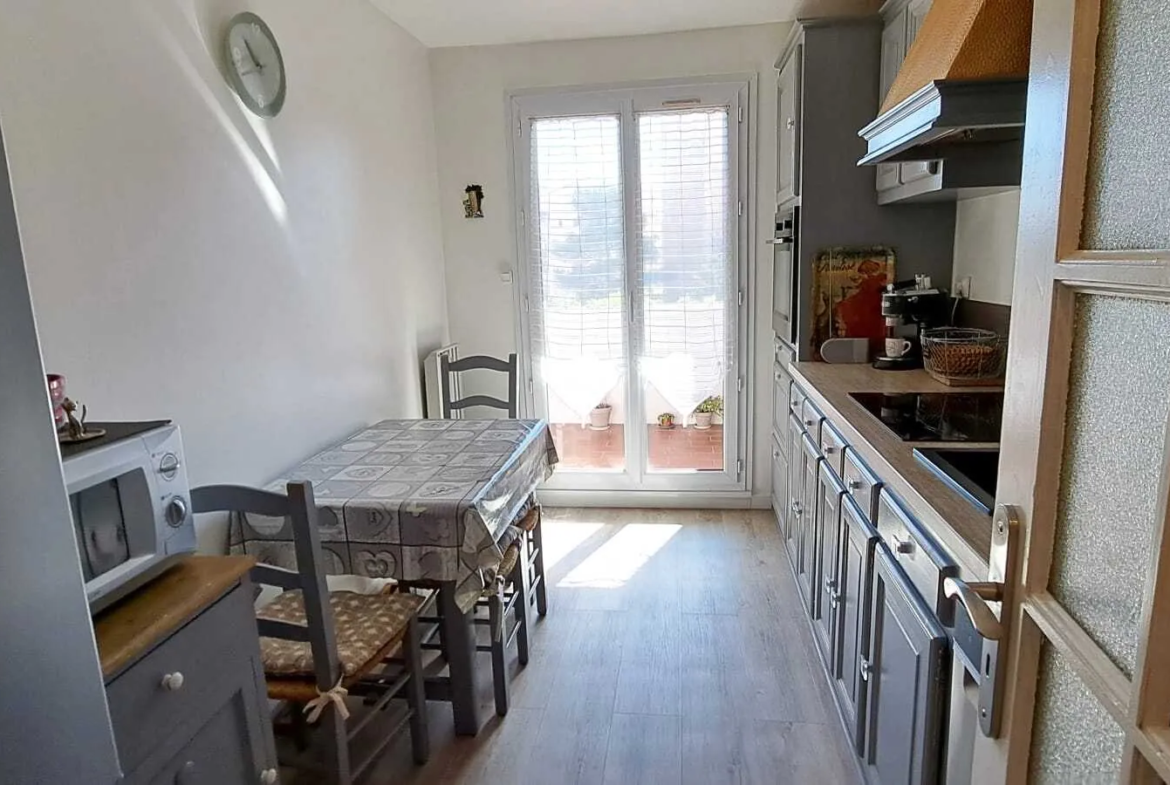 Appartement rénové de type 4 à Aix-en-Provence - 299 900 € 