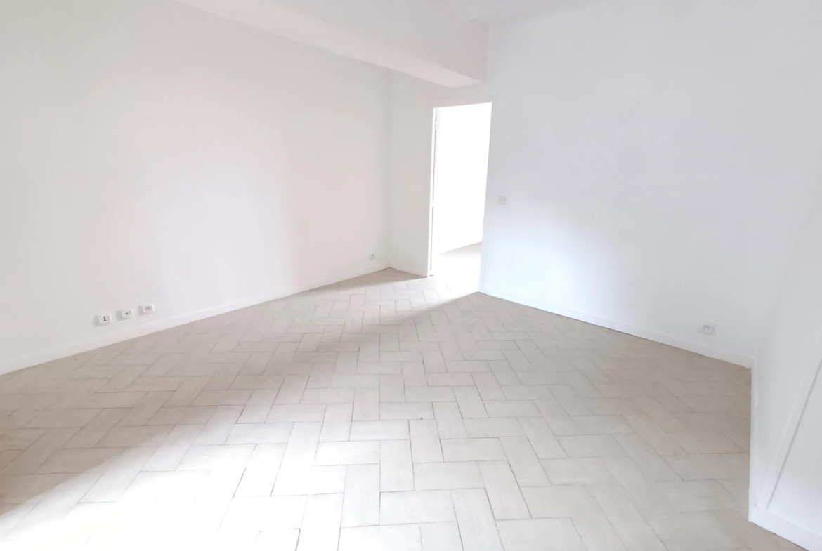 Appartement 2 pièces à Épernon - Idéal Investisseur ! 