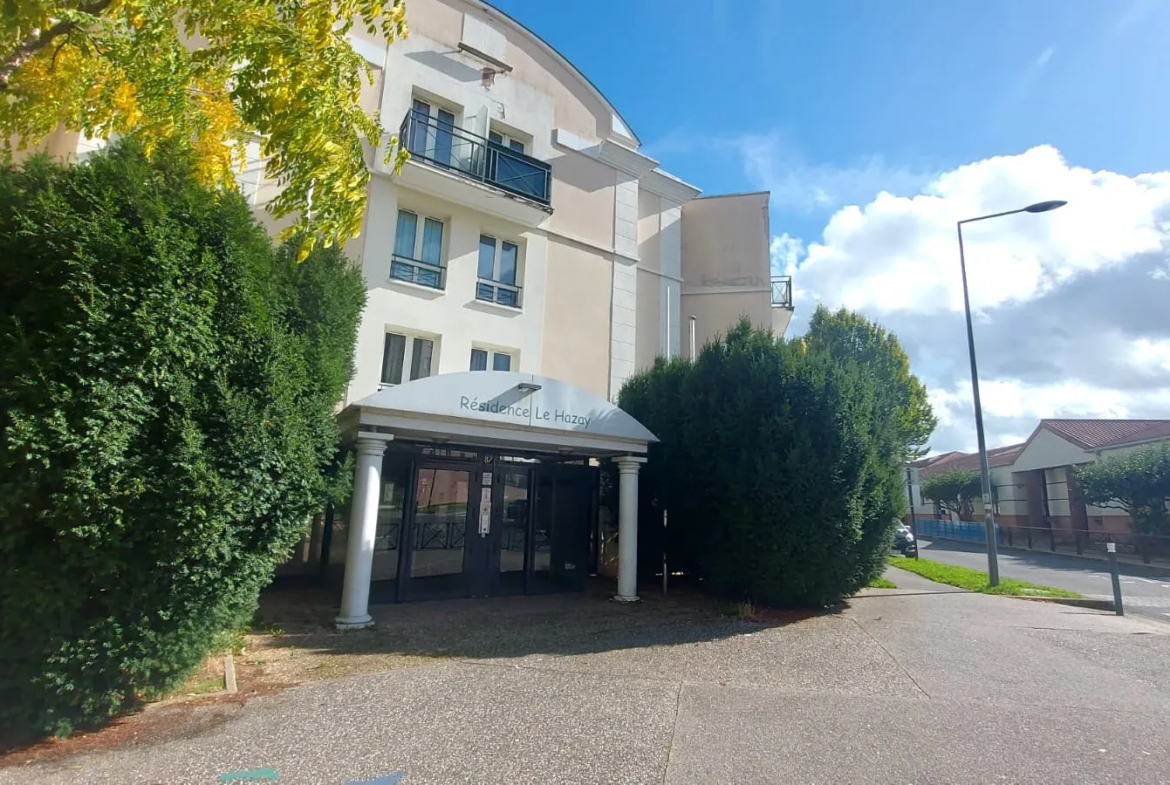 À vendre : Appartement T1 de 17,63 m² à Cergy avec bail en cours 