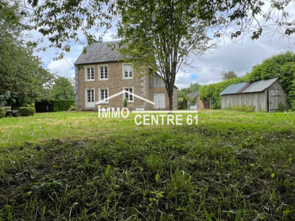 Maison de caractère à rénover avec 3 chambres à La Ferté Macé