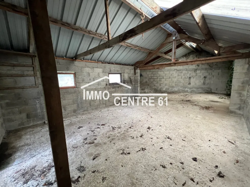 Maison de caractère à rénover avec 3 chambres à La Ferté Macé 