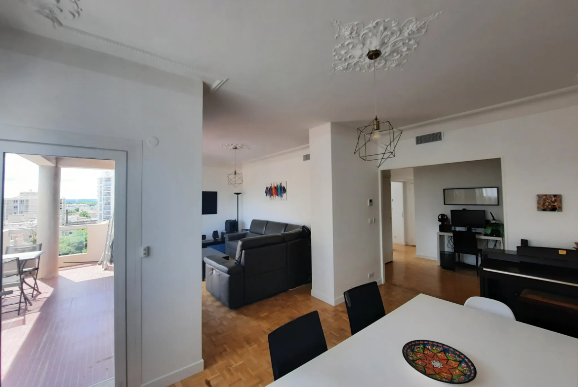 À vendre : Appartement P3 rénové à Nîmes Centre avec terrasse et garage 