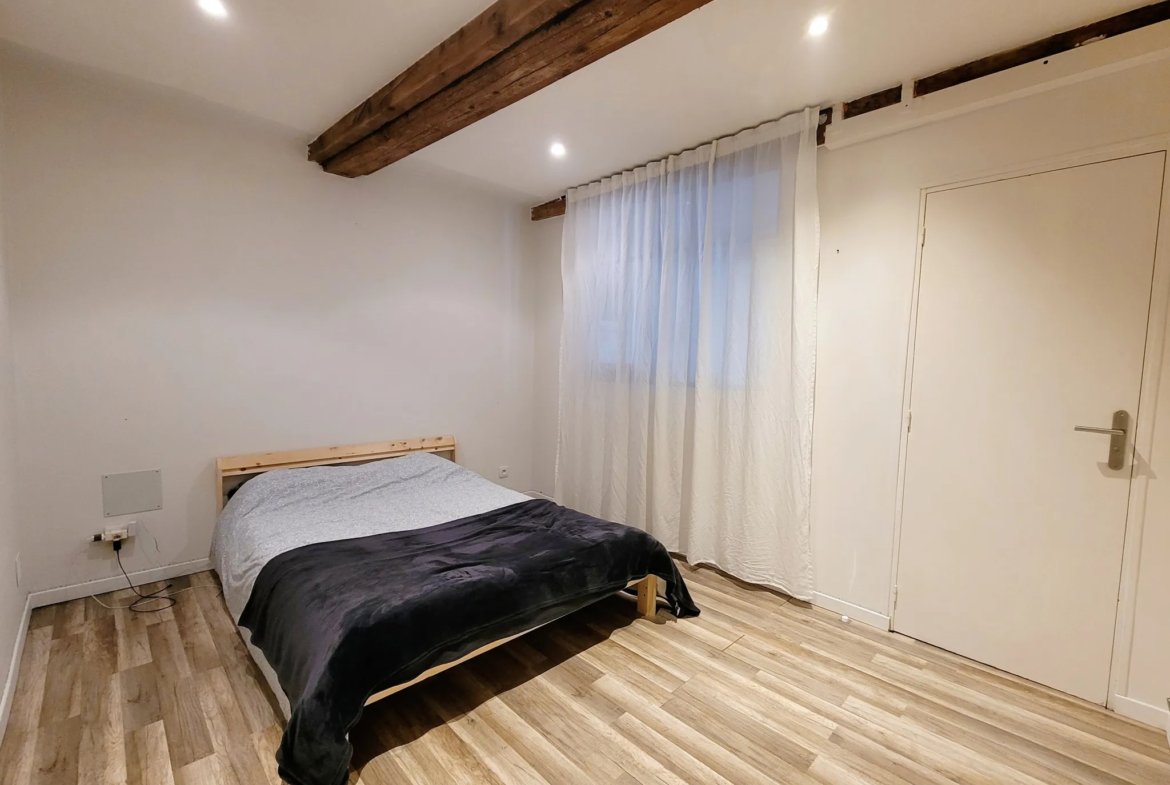 À vendre : Appartement T2 rénové de 44 m² au centre-ville de Trévoux 