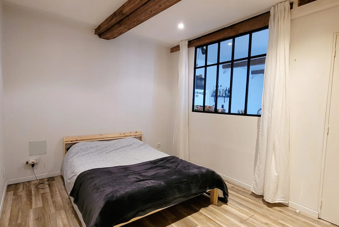 À vendre : Appartement T2 rénové de 44 m² au centre-ville de Trévoux 