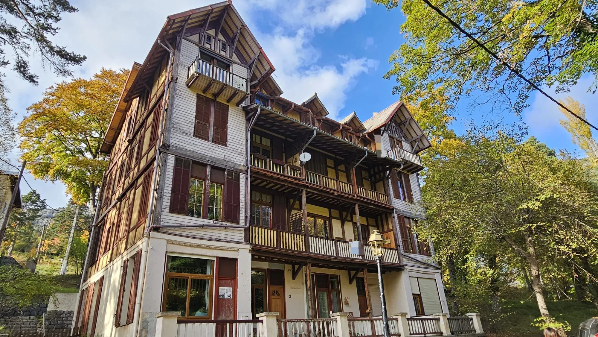 Spacieux appartement 5 pièces à rénover à Thorenc avec balcon 