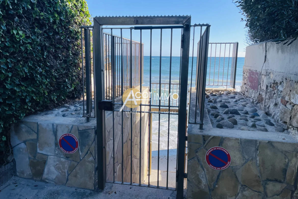 T2 LES PIEDS DANS L'EAU à La Seyne sur Mer 