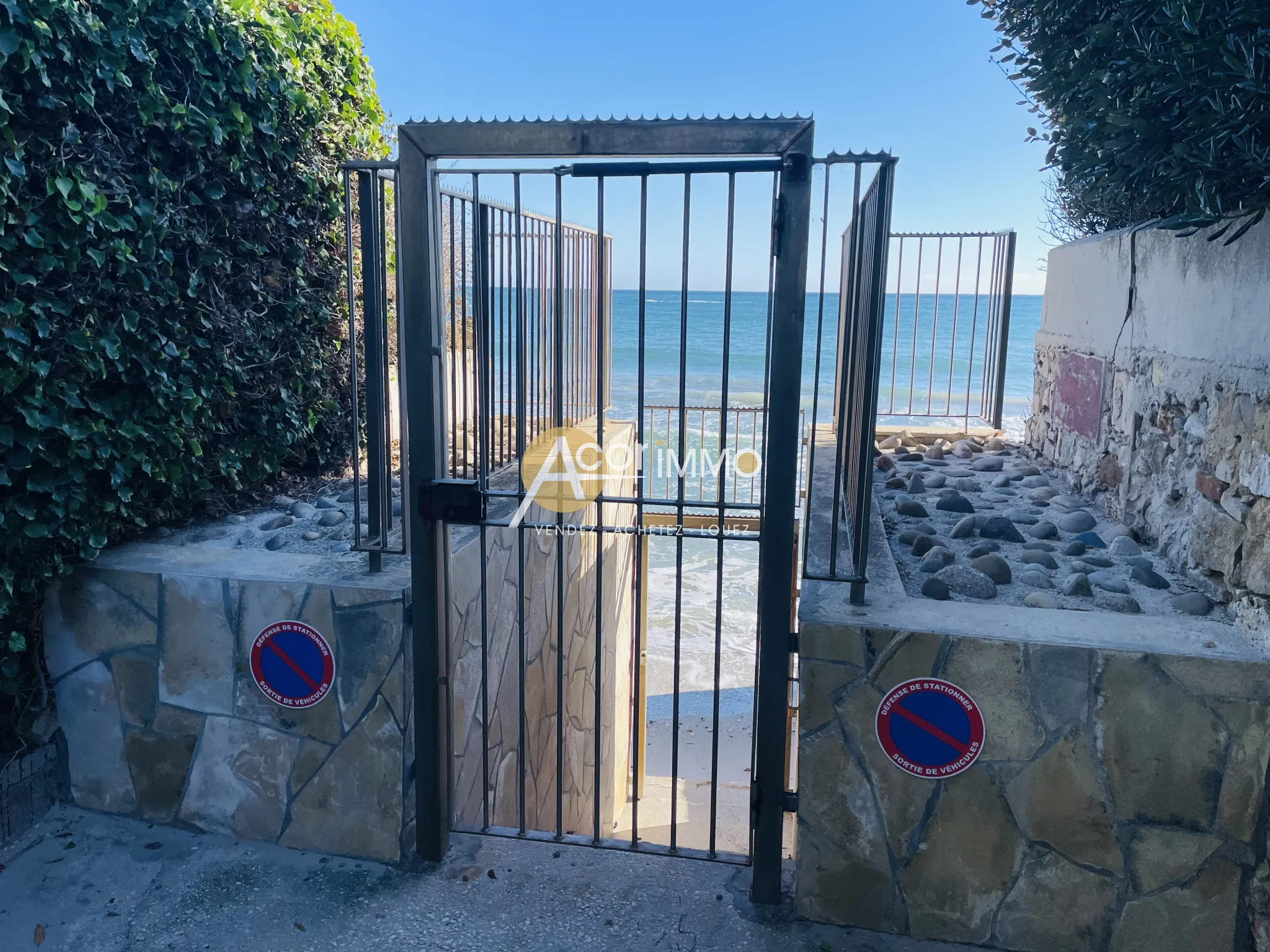 T2 LES PIEDS DANS L'EAU à La Seyne sur Mer 