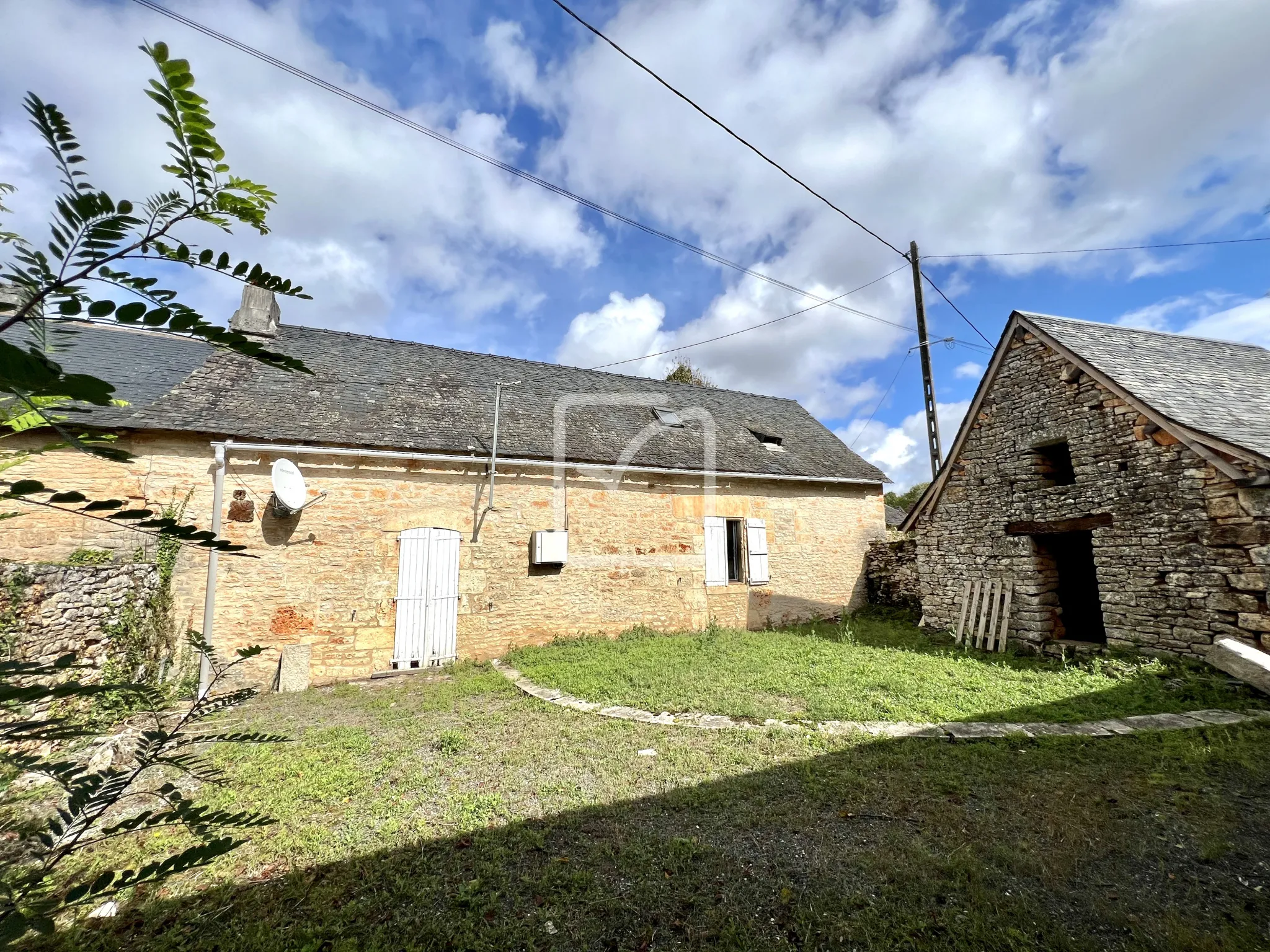 Corps de ferme historique à vendre à La Dornac 