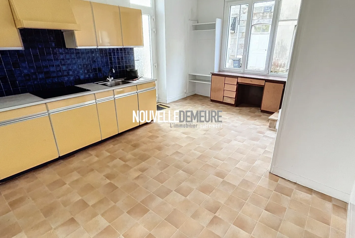 Maison de bourg à Antrain - 60 m² - 44 900 € 