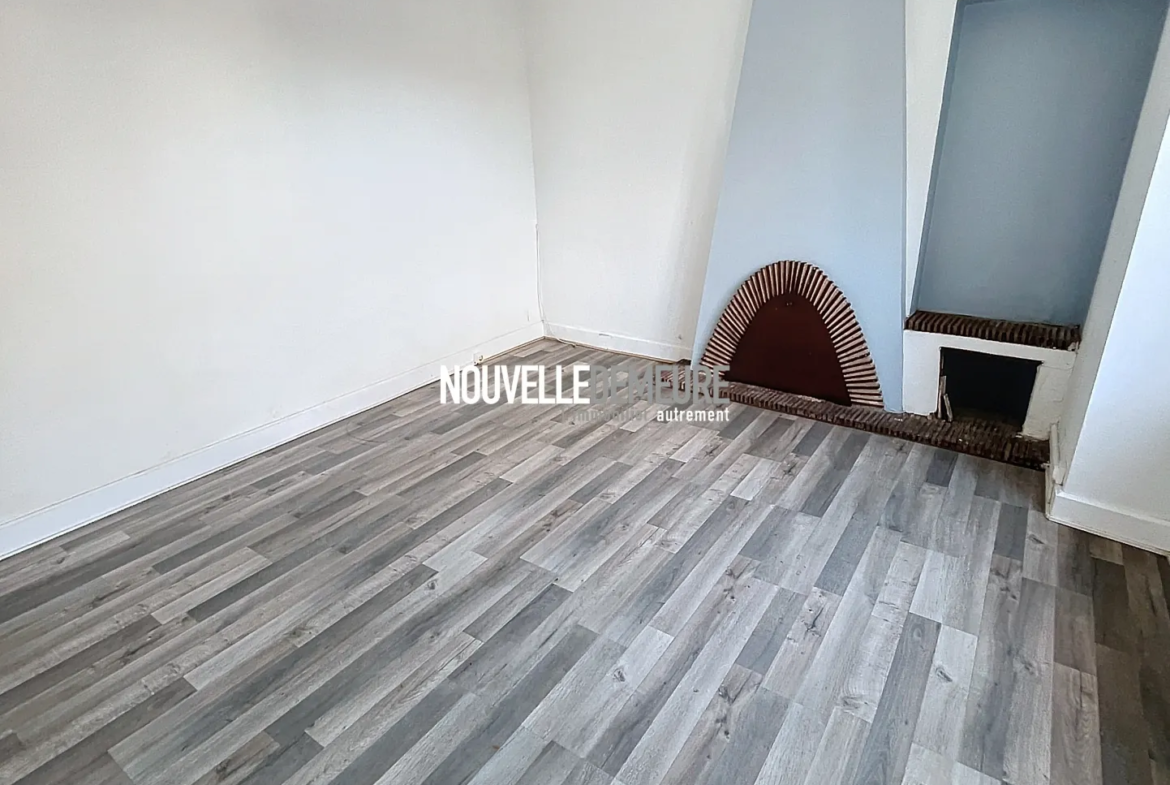 Maison de bourg à Antrain - 60 m² - 44 900 € 