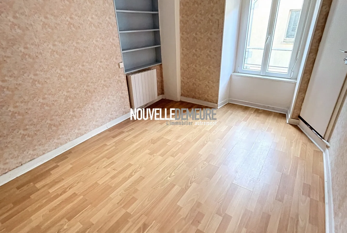 Maison de bourg à Antrain - 60 m² - 44 900 € 