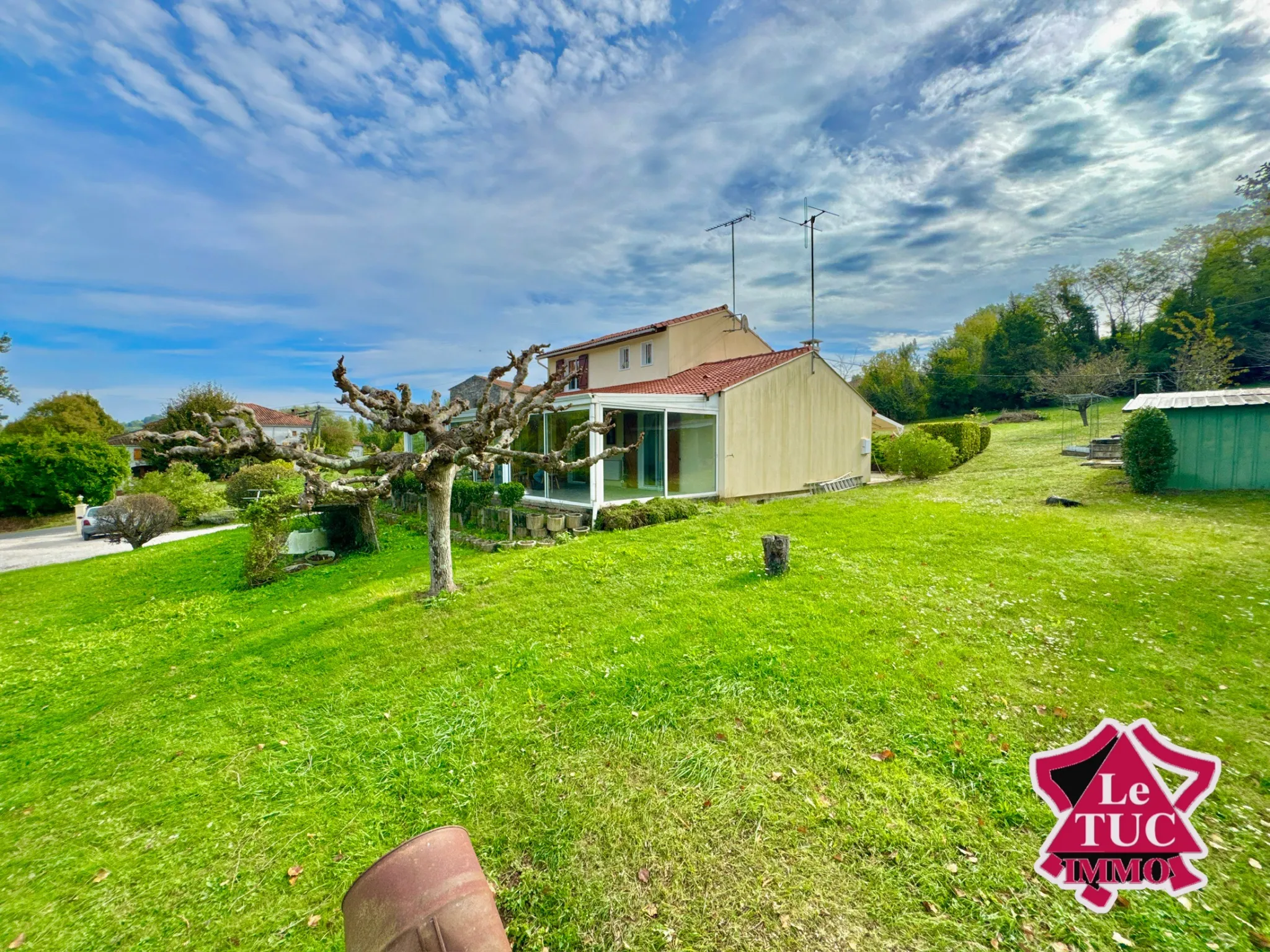 Maison 4 chambres et 3000 m² de jardin à Penne d'Agenais 