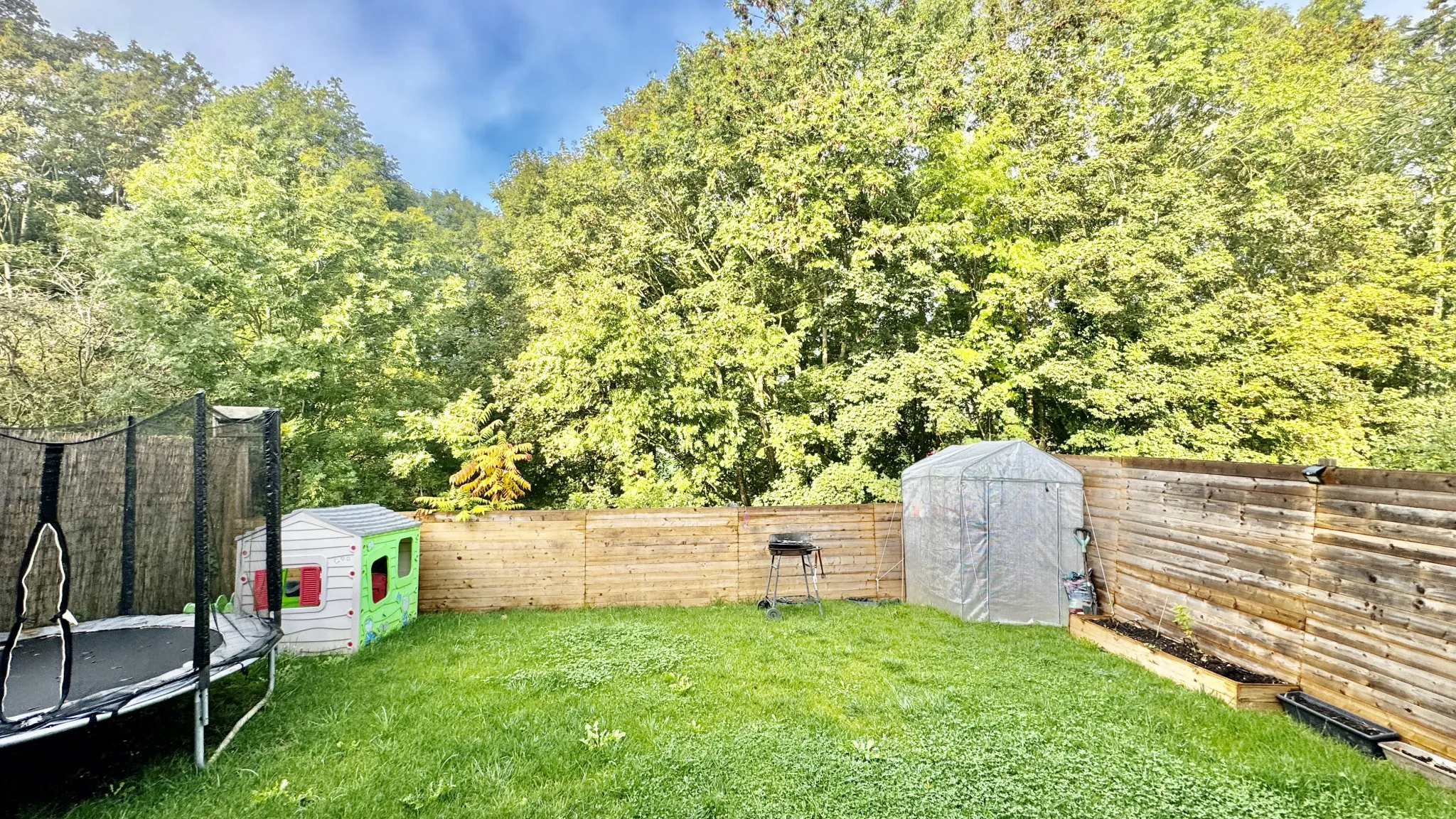 Maison de 90 m² à Mantes-la-Ville avec jardin paisible 