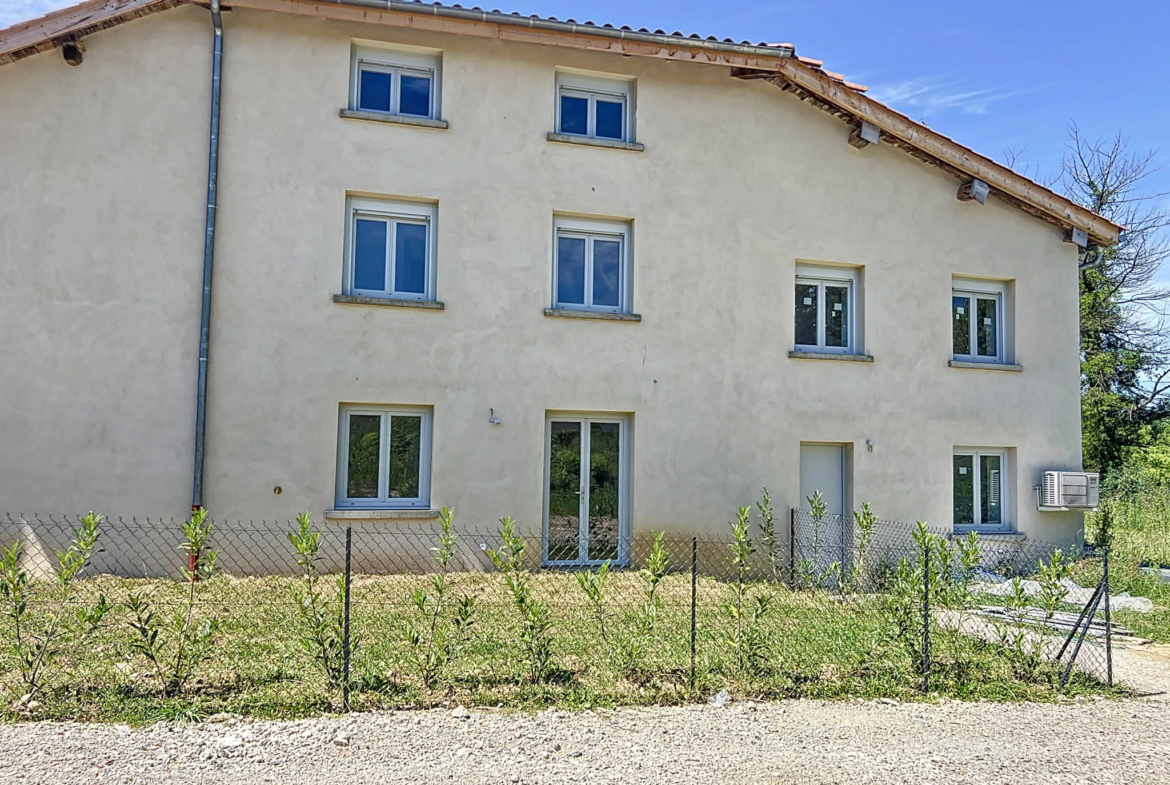 Maison en rez-de-jardin de 93 m² entièrement rénovée à Montmerle-sur-Saône 