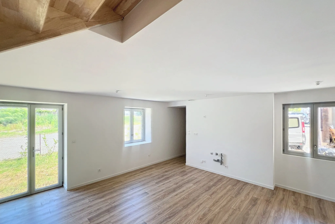 Maison en rez-de-jardin de 93 m² entièrement rénovée à Montmerle-sur-Saône 