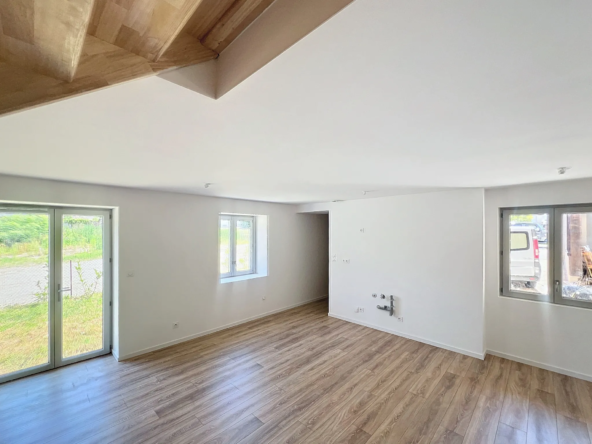 Maison en rez-de-jardin de 93 m² entièrement rénovée à Montmerle-sur-Saône