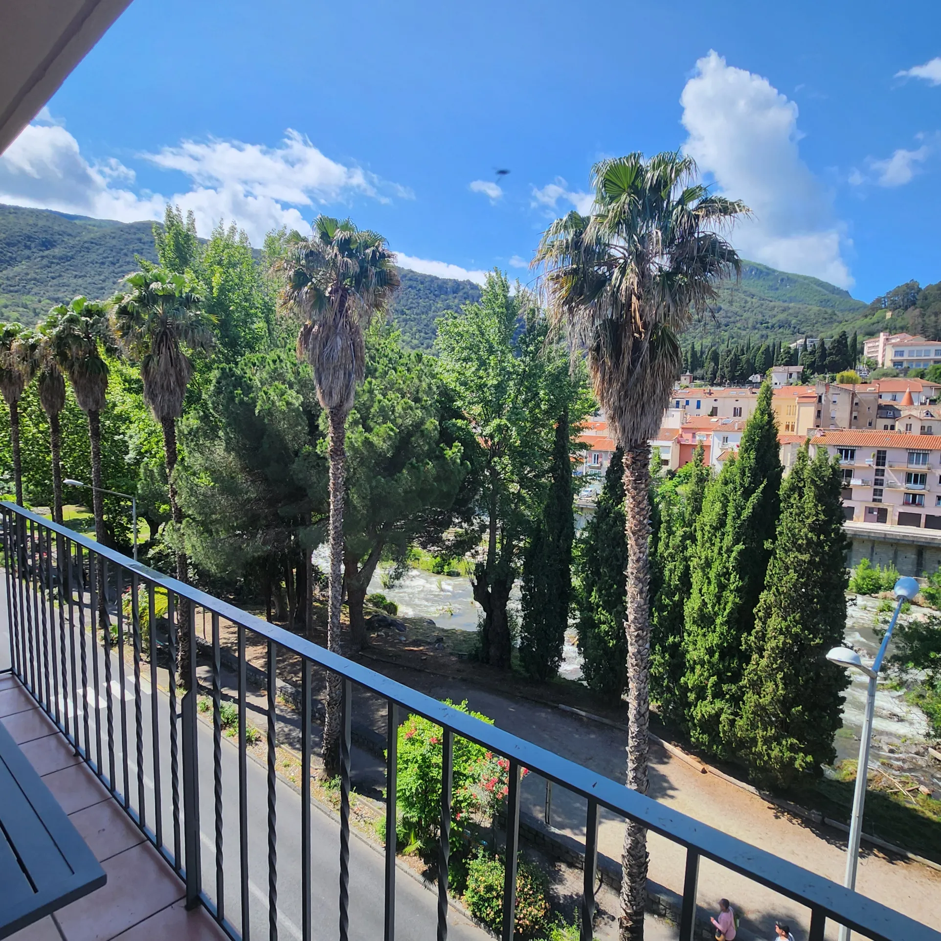 Appartement T2 traversant plein SUD à Amélie-les-Bains-Palalda 