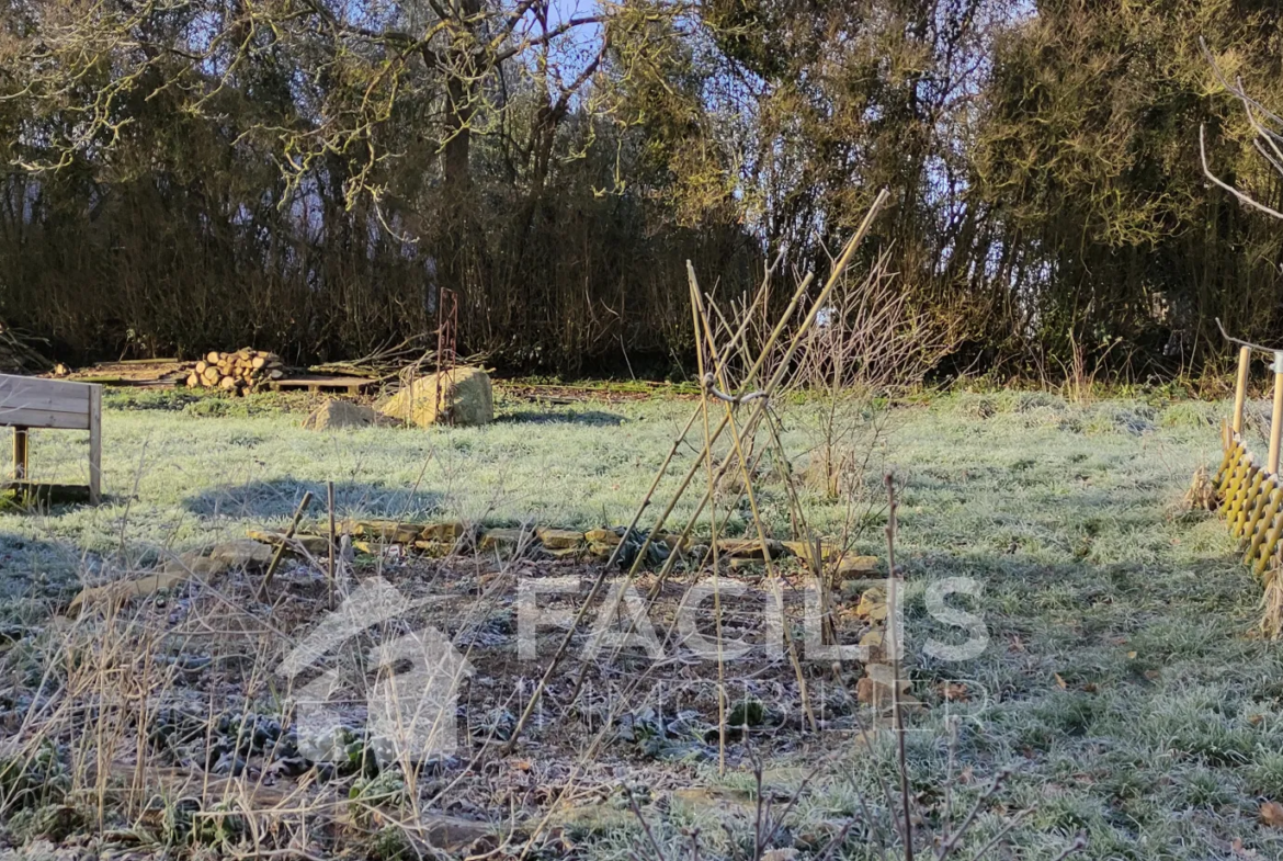 Terrain constructible en campagne non viabilisé à Melrand 