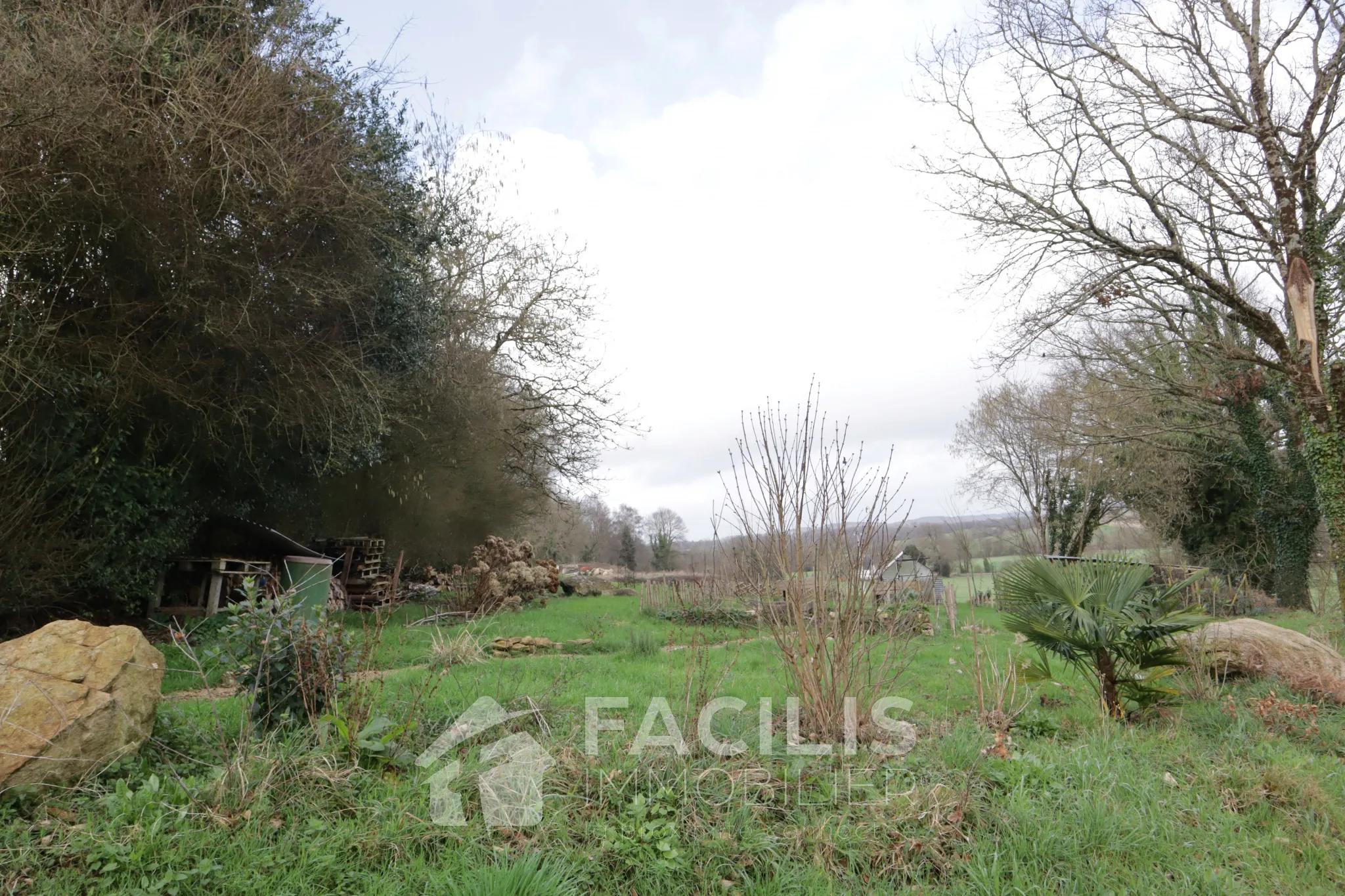 Terrain constructible en campagne non viabilisé à Melrand 