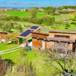 Maison écologique 2 chambres à Villeneuve-sur-Lot avec 3,5 ha de terrain et piscine naturelle