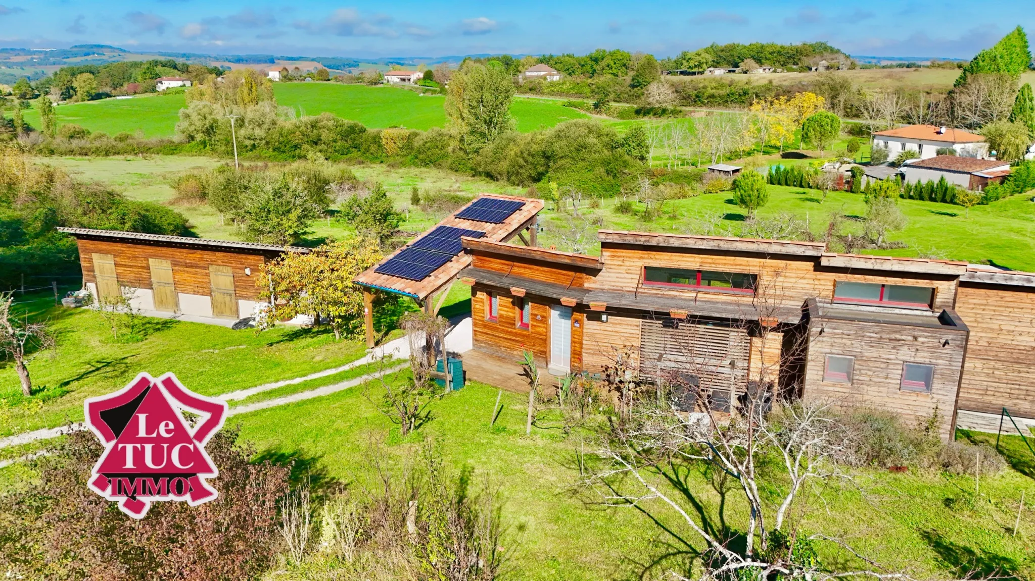 Maison écologique 2 chambres à Villeneuve-sur-Lot avec 3,5 ha de terrain et piscine naturelle 