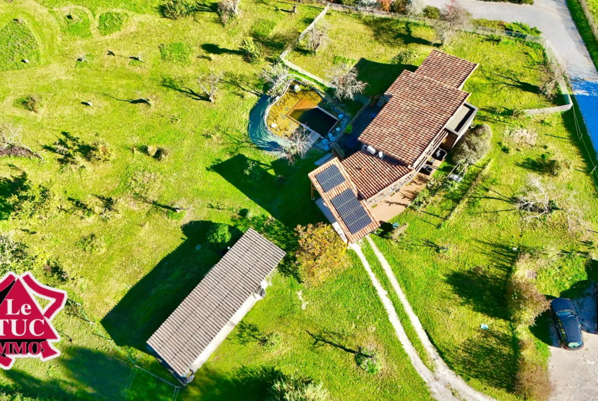 Maison écologique 2 chambres à Villeneuve-sur-Lot avec 3,5 ha de terrain et piscine naturelle 