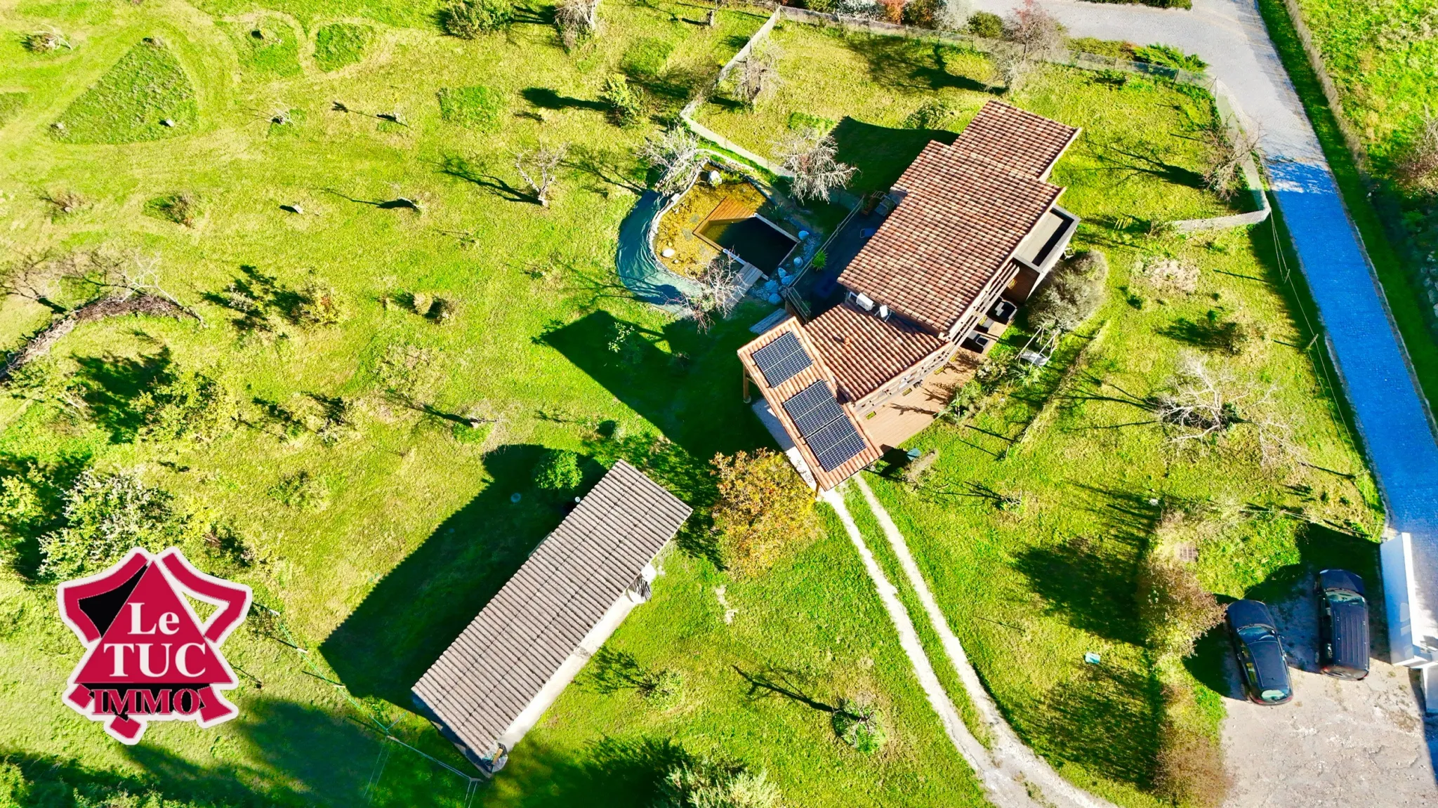 Maison écologique 2 chambres à Villeneuve-sur-Lot avec 3,5 ha de terrain et piscine naturelle 