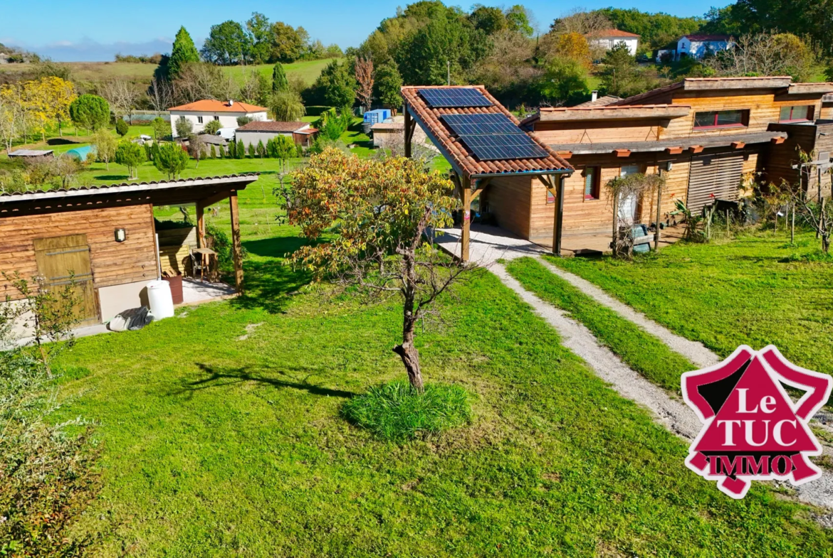 Maison écologique 2 chambres à Villeneuve-sur-Lot avec 3,5 ha de terrain et piscine naturelle 