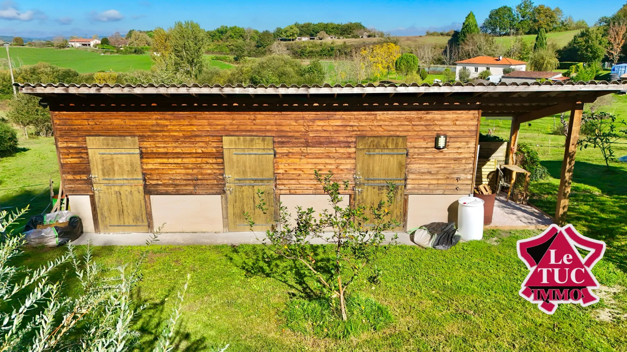 Maison écologique 2 chambres à Villeneuve-sur-Lot avec 3,5 ha de terrain et piscine naturelle 