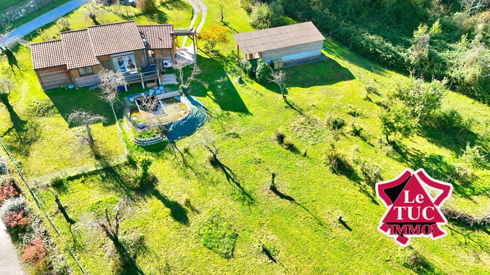 Maison écologique 2 chambres à Villeneuve-sur-Lot avec 3,5 ha de terrain et piscine naturelle 