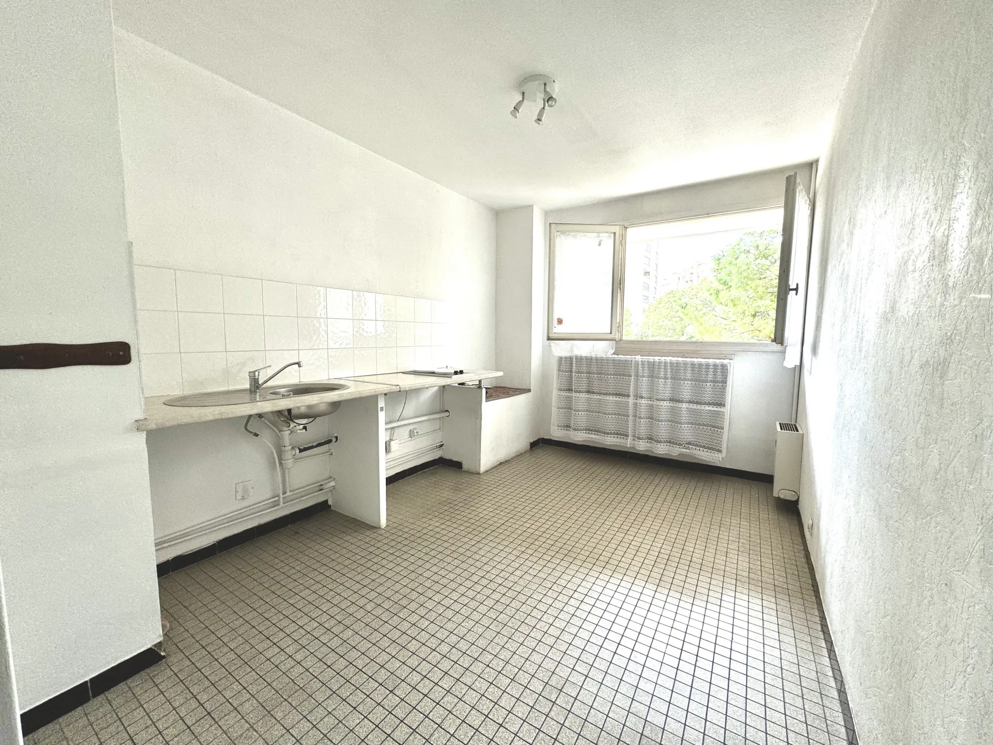 Vente Appartement T2 65 m² à Toulon - Près des Facultés 