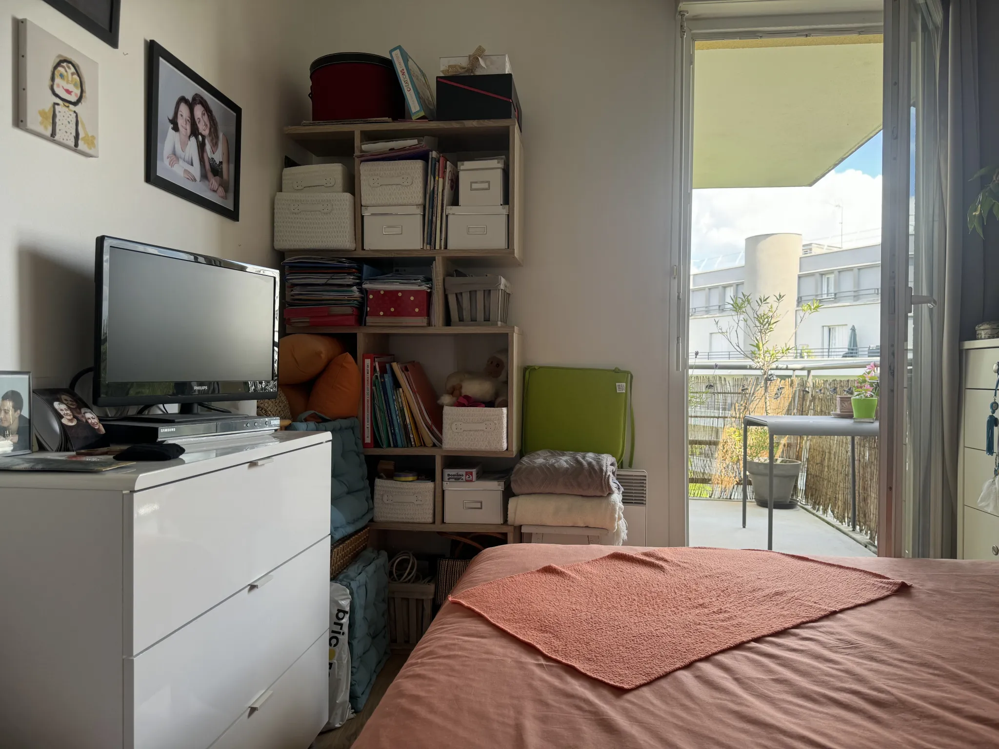 Appartement T2 avec balcon filant et terrasse sur jardin calme à Villejuif 