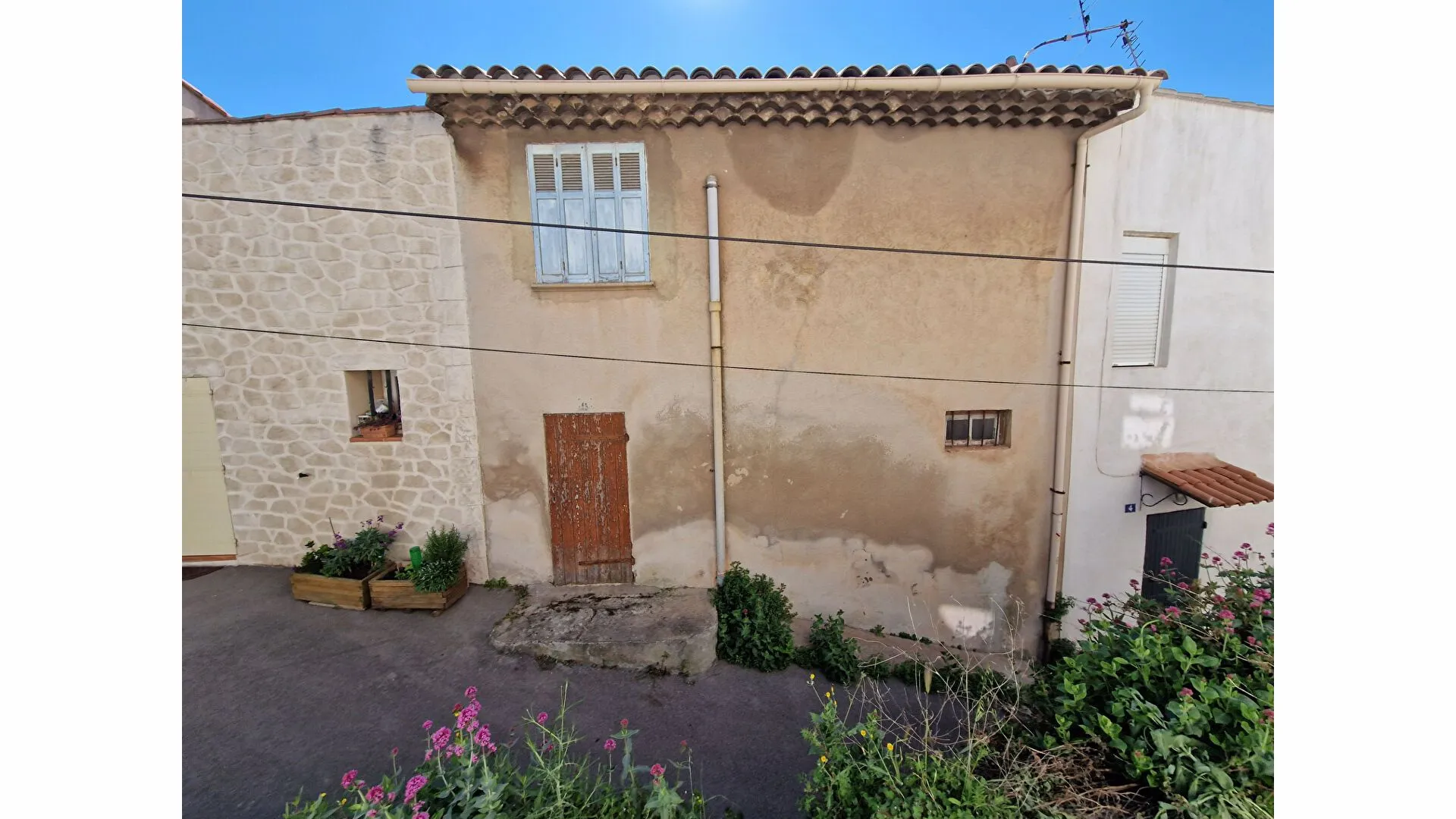 Immeuble à rénover dans le centre historique de Gardanne 