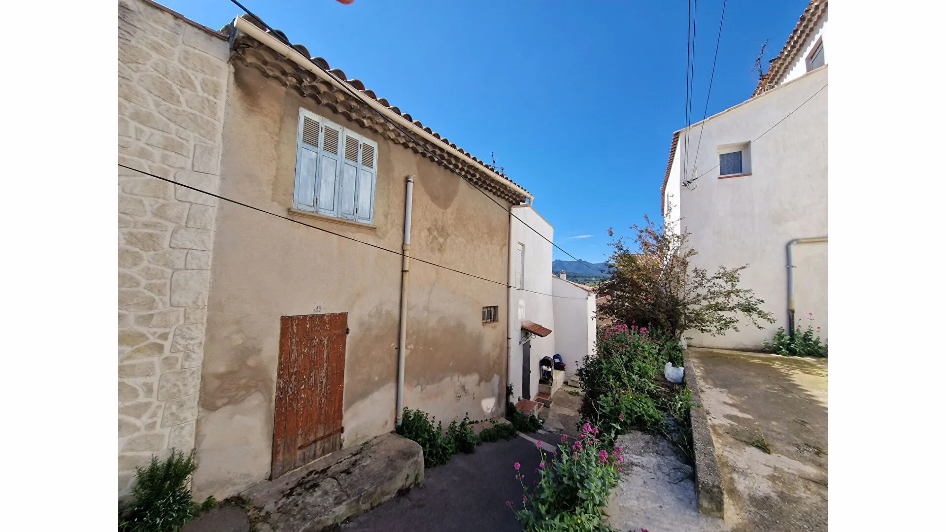 Immeuble à rénover dans le centre historique de Gardanne 