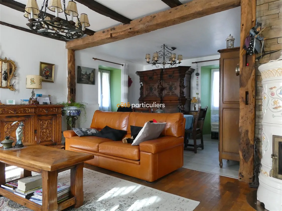 À vendre : Charmante maison en pierres près de Marcillac-la-Croixille 