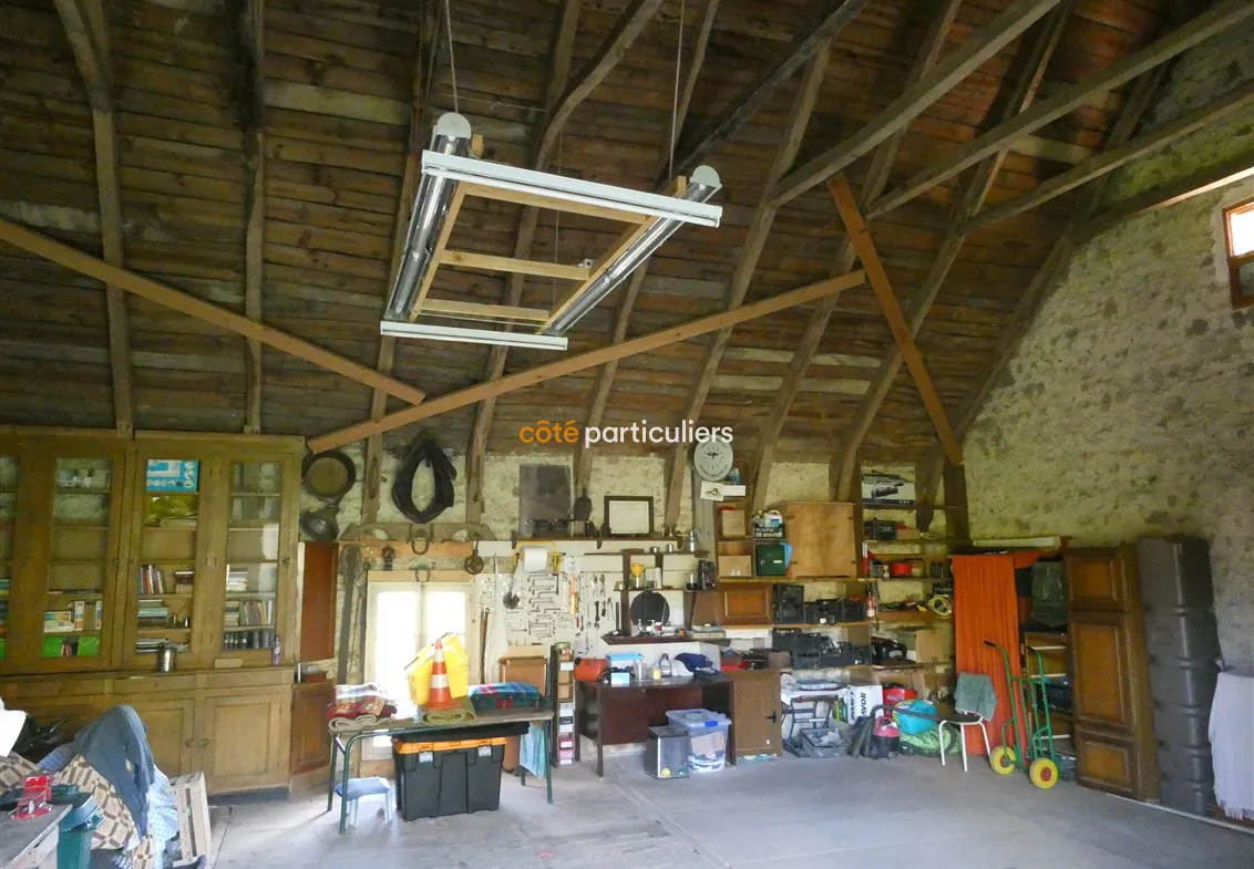 À vendre : Charmante maison en pierres près de Marcillac-la-Croixille 