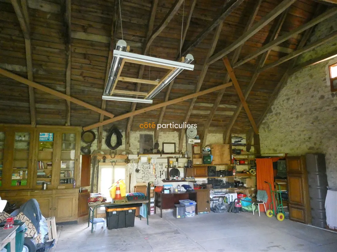 À vendre : Charmante maison en pierres près de Marcillac-la-Croixille 