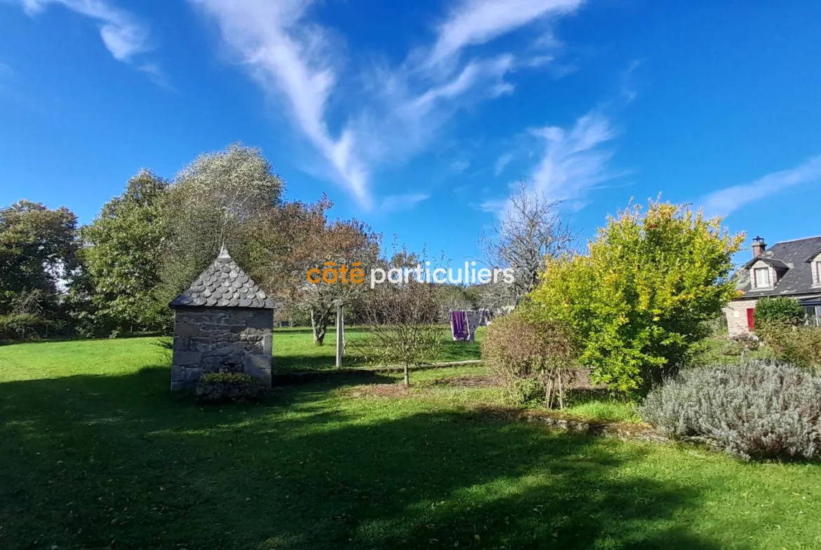 À vendre : Charmante maison en pierres près de Marcillac-la-Croixille 