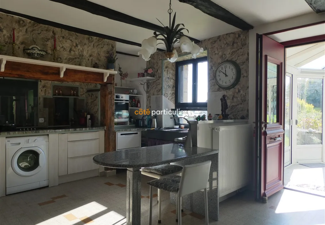 À vendre : Charmante maison en pierres près de Marcillac-la-Croixille 