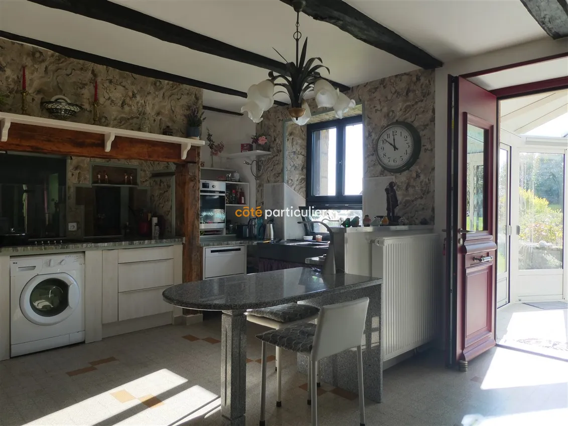 À vendre : Charmante maison en pierres près de Marcillac-la-Croixille 