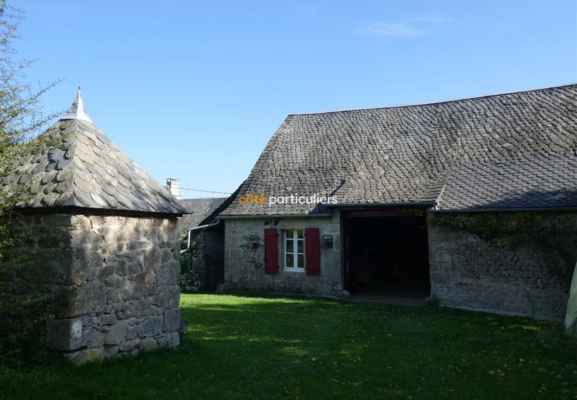 À vendre : Charmante maison en pierres près de Marcillac-la-Croixille 